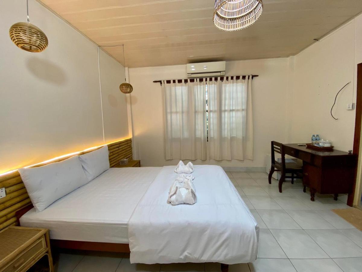 Ecran Riverfront Guesthouse Kâmpôt Zewnętrze zdjęcie