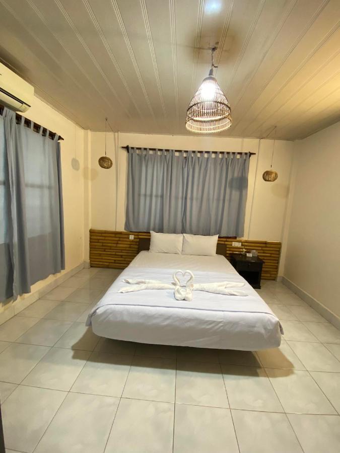 Ecran Riverfront Guesthouse Kâmpôt Zewnętrze zdjęcie